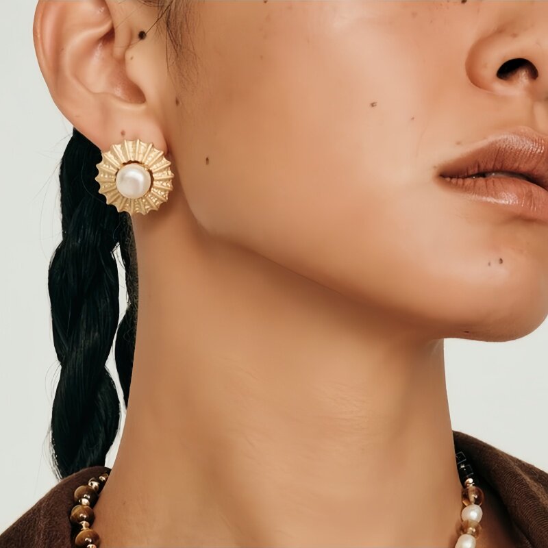Elowen｜Sunburst Pearl Stud Earrings
